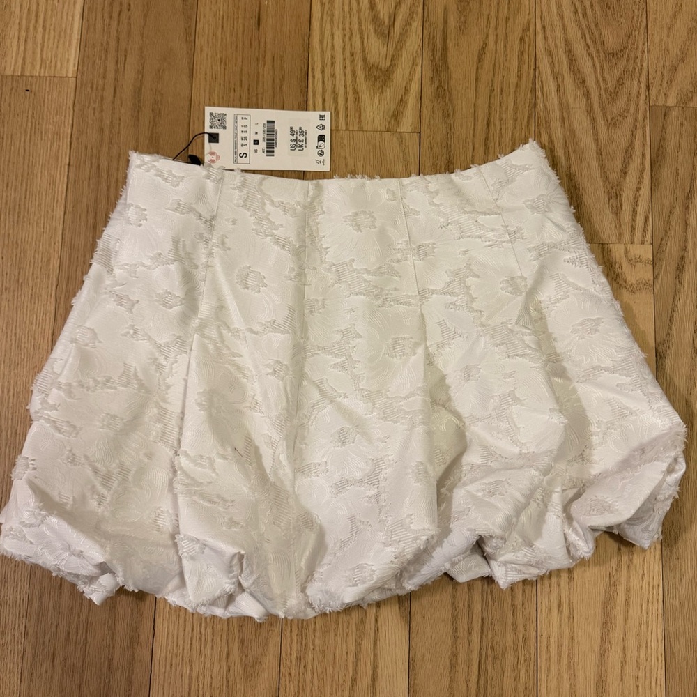 White zara bubble skirt. Never worn